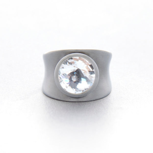 BAGUE EN ACIER AVEC CRISTAUX SWAROVSKI CONCAVE
