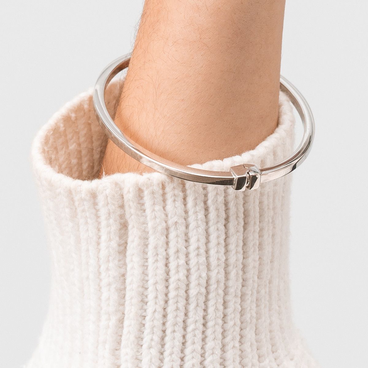 RIGID OVAL SILVER BRACELET