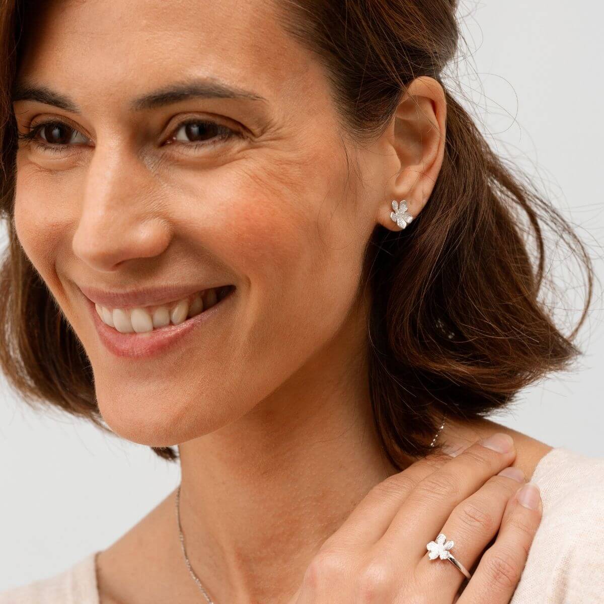 PENDIENTES LILA PEQUEÑOS