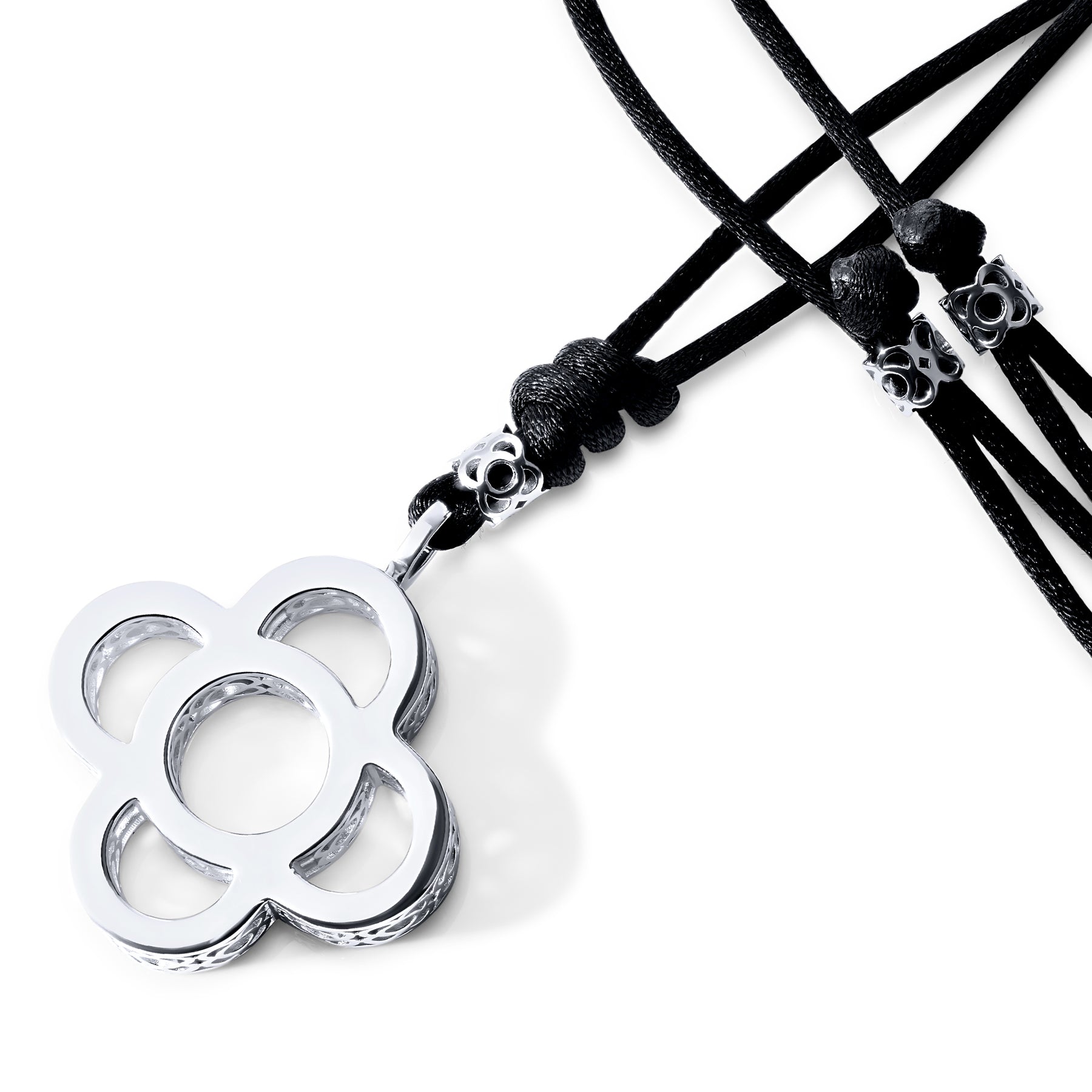 COLLAR FLOR DE BARCELONA CALADO GRANDE