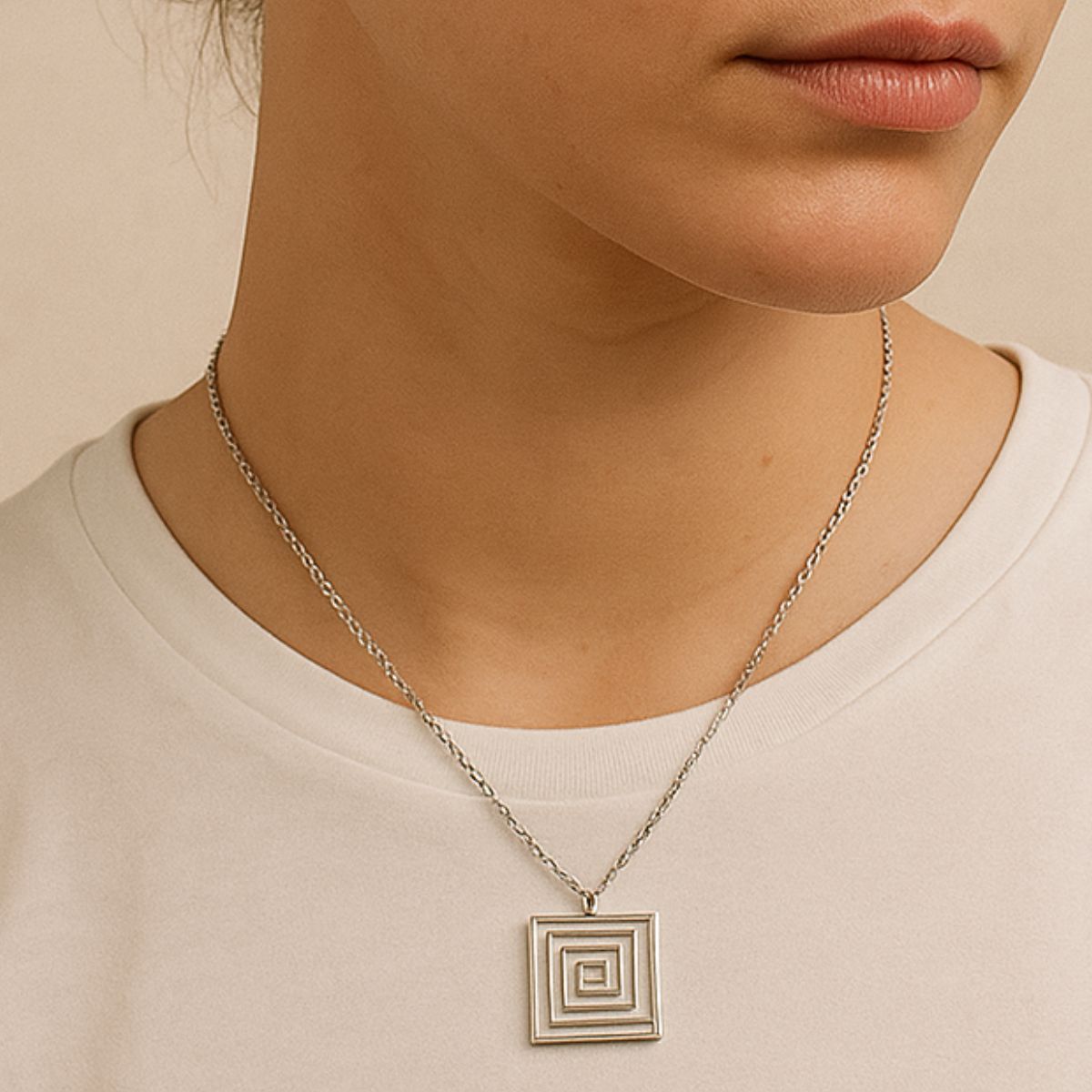 SMALL SQUARE GRECA PENDANT