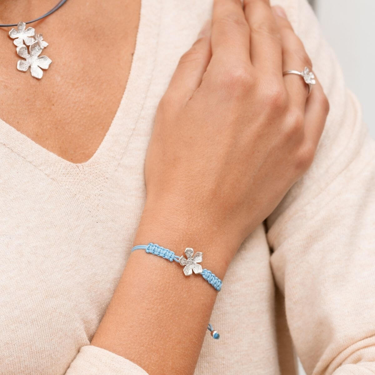 PULSERA LILA CORDON MACRAME