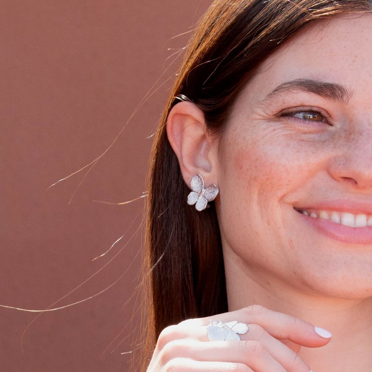 FLY OMEGA EARRINGS