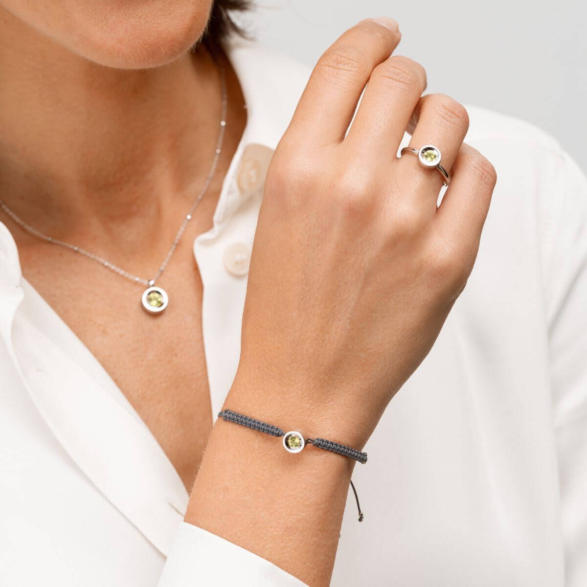 PULSERA MACRAME Y PERIDOTO NATURAL