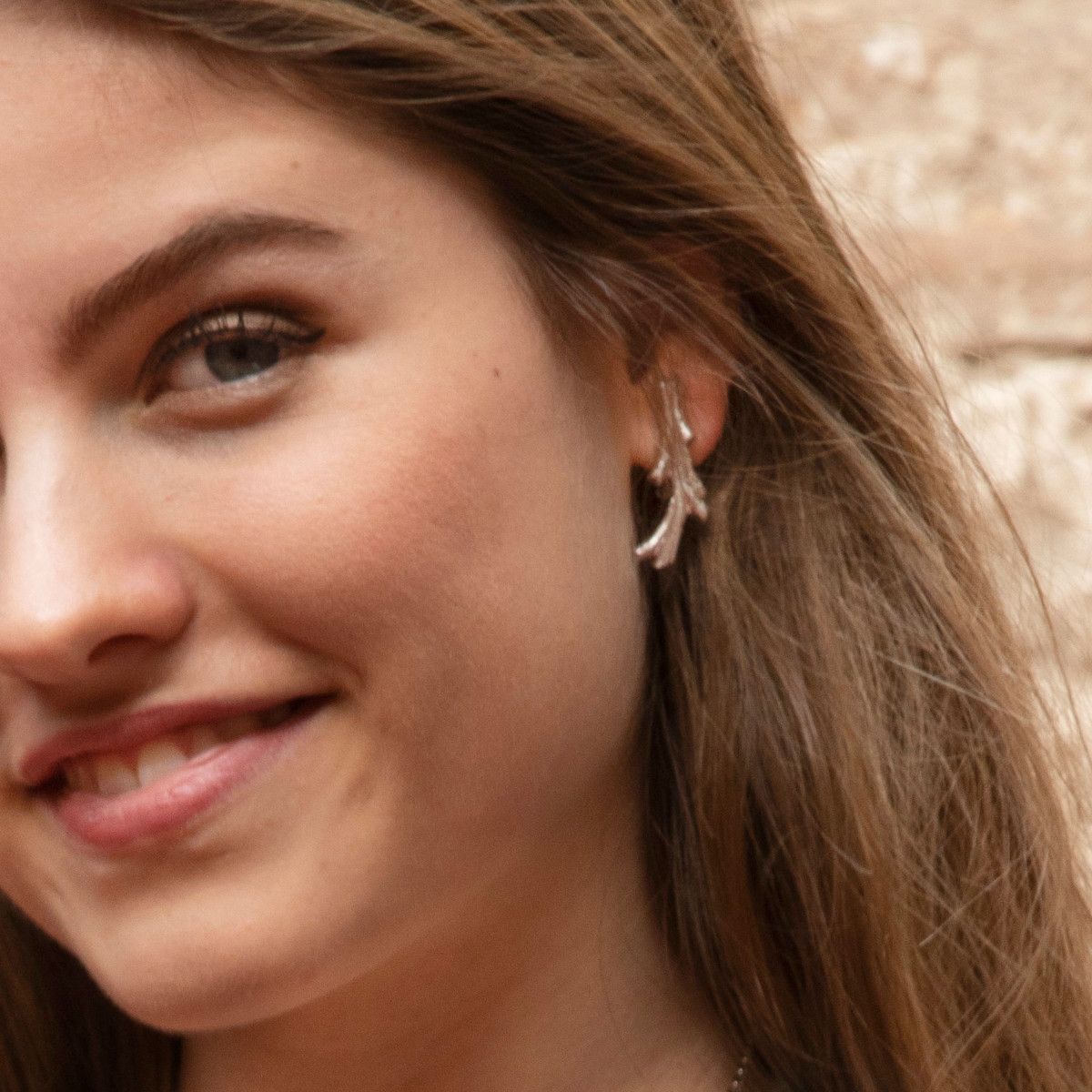 PENDIENTES CORA OMEGA