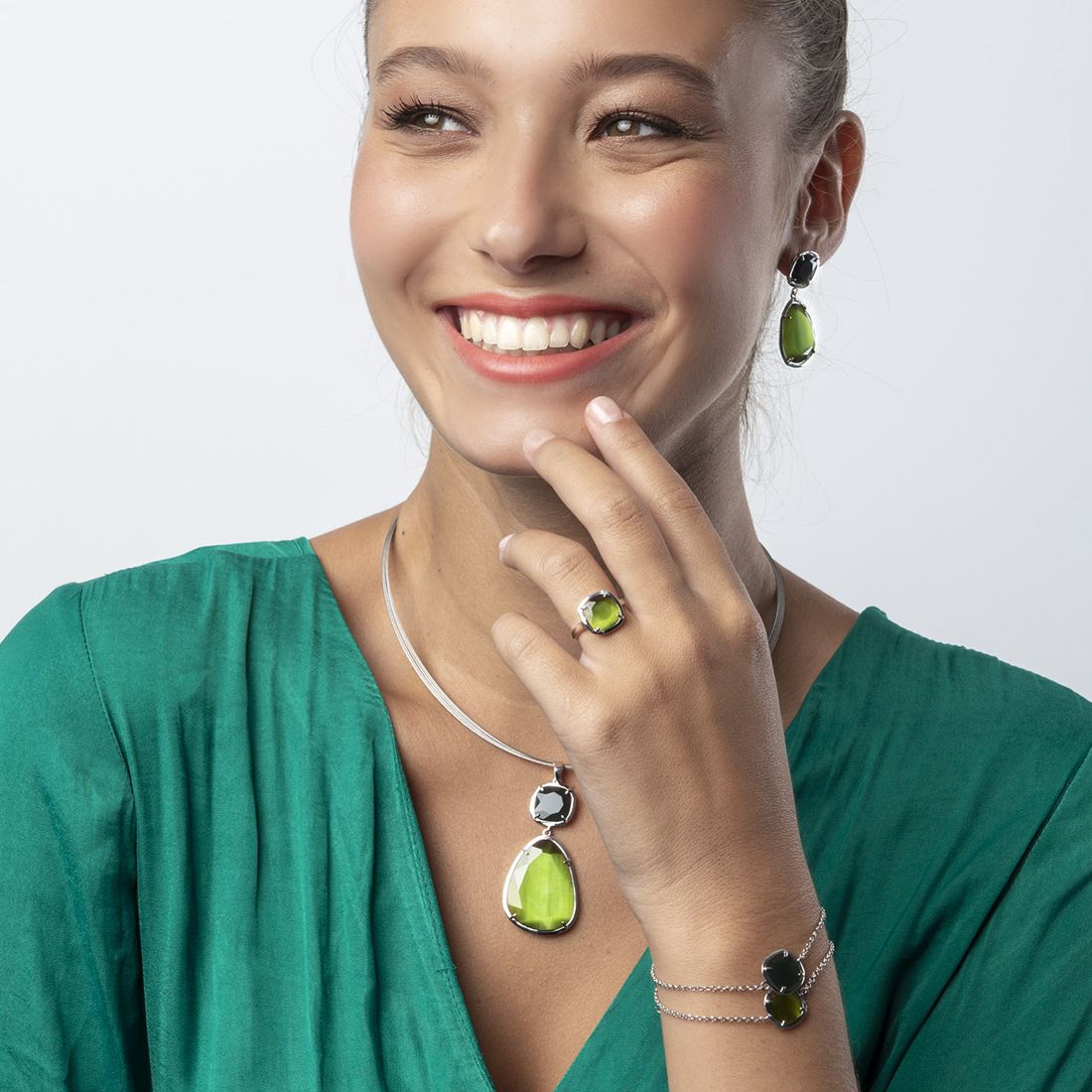 PENDIENTES ZINNIA DOBLES CRISTAL VERDE