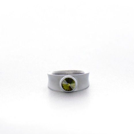 BAGUE ÉTROITE ACIER ET CRISTAL D'OLIVINE
