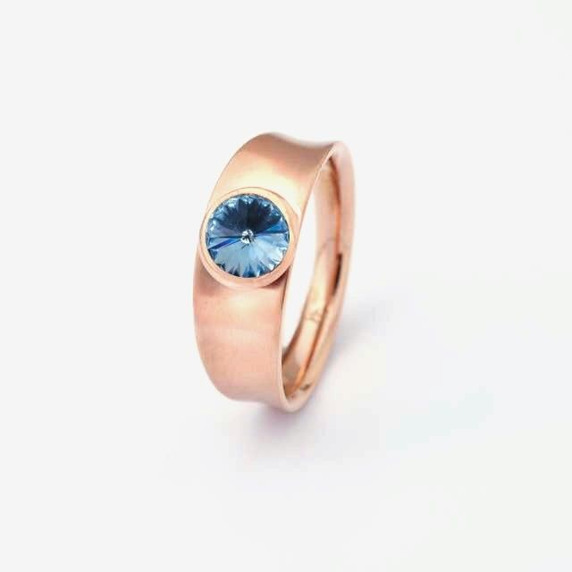 BAGUE ÉTROITE ACIER ROSE ET CRISTAL SAPHIR CLAIR