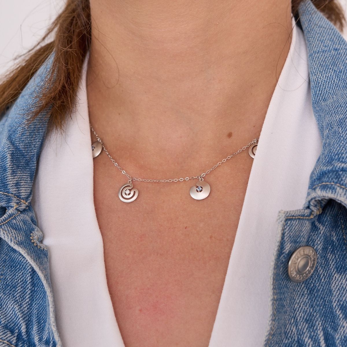 WHITE AND BLUE MAZE NECKLACE