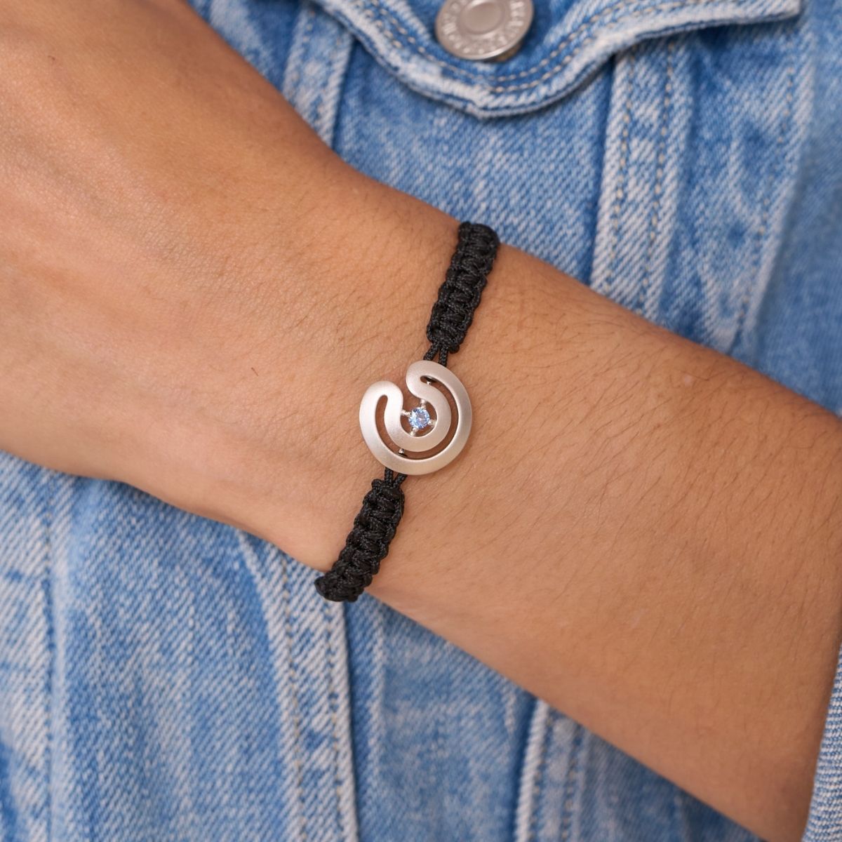 BRACELET MACRAME AJOURE LABYRINTHE BLEU