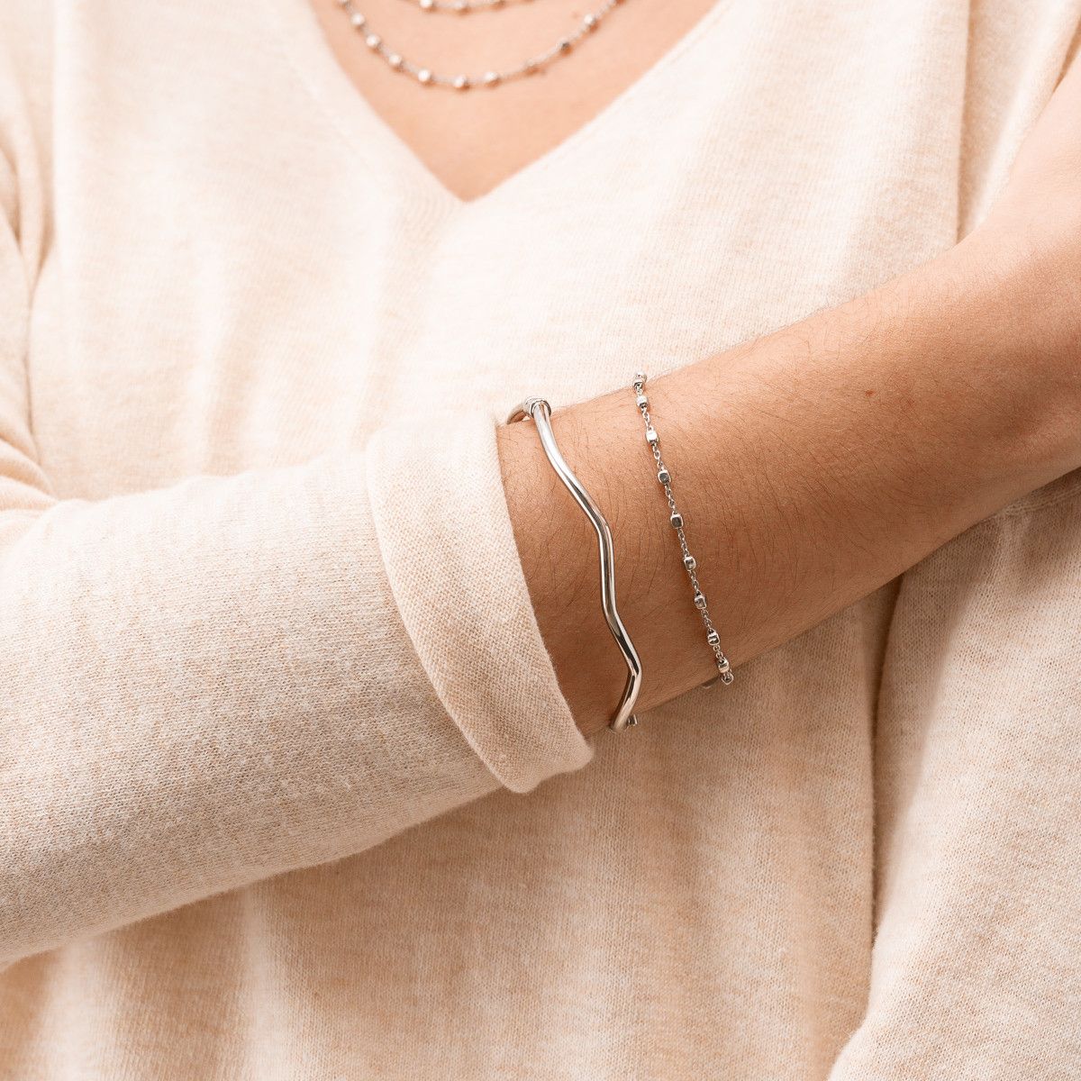 RIGID WAVY BRACELET