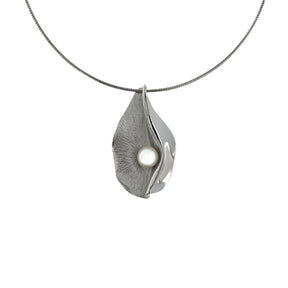 MARENA PENDANT WITH PEARL