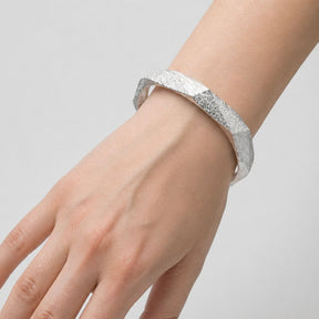 PULSERA RIGIDA NOVA DE PLATA