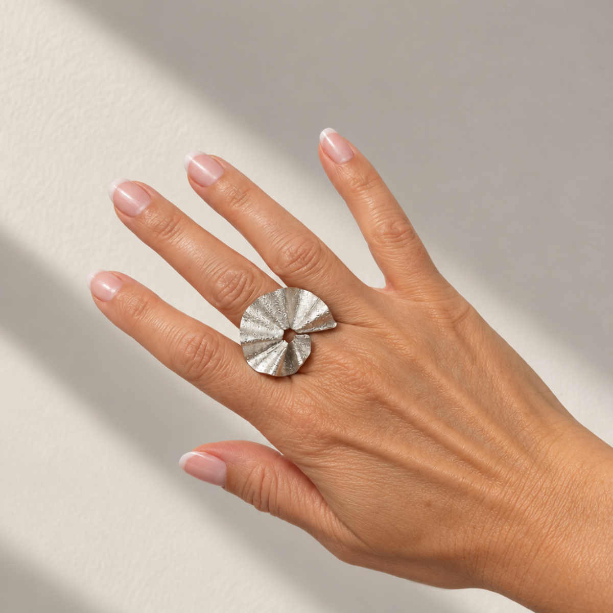 ANILLO SELMA CIRCULO ONDULADO
