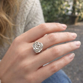 ANILLO PEQUEÑO ROSA DE PLATA