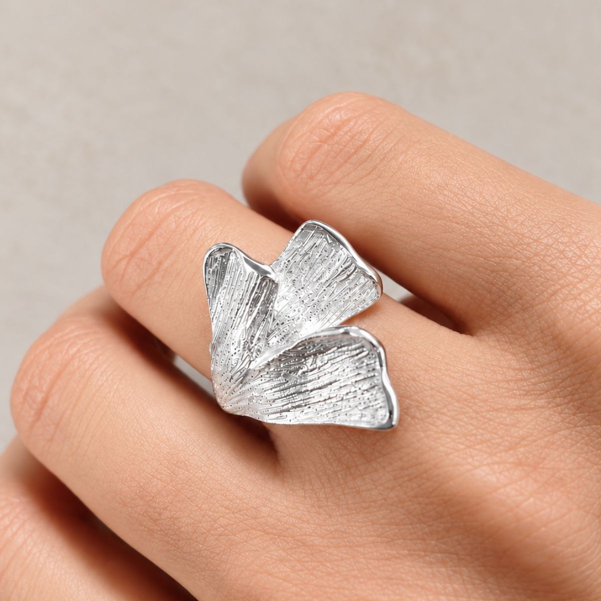 ANILLO VERA PETALOS DE PLATA