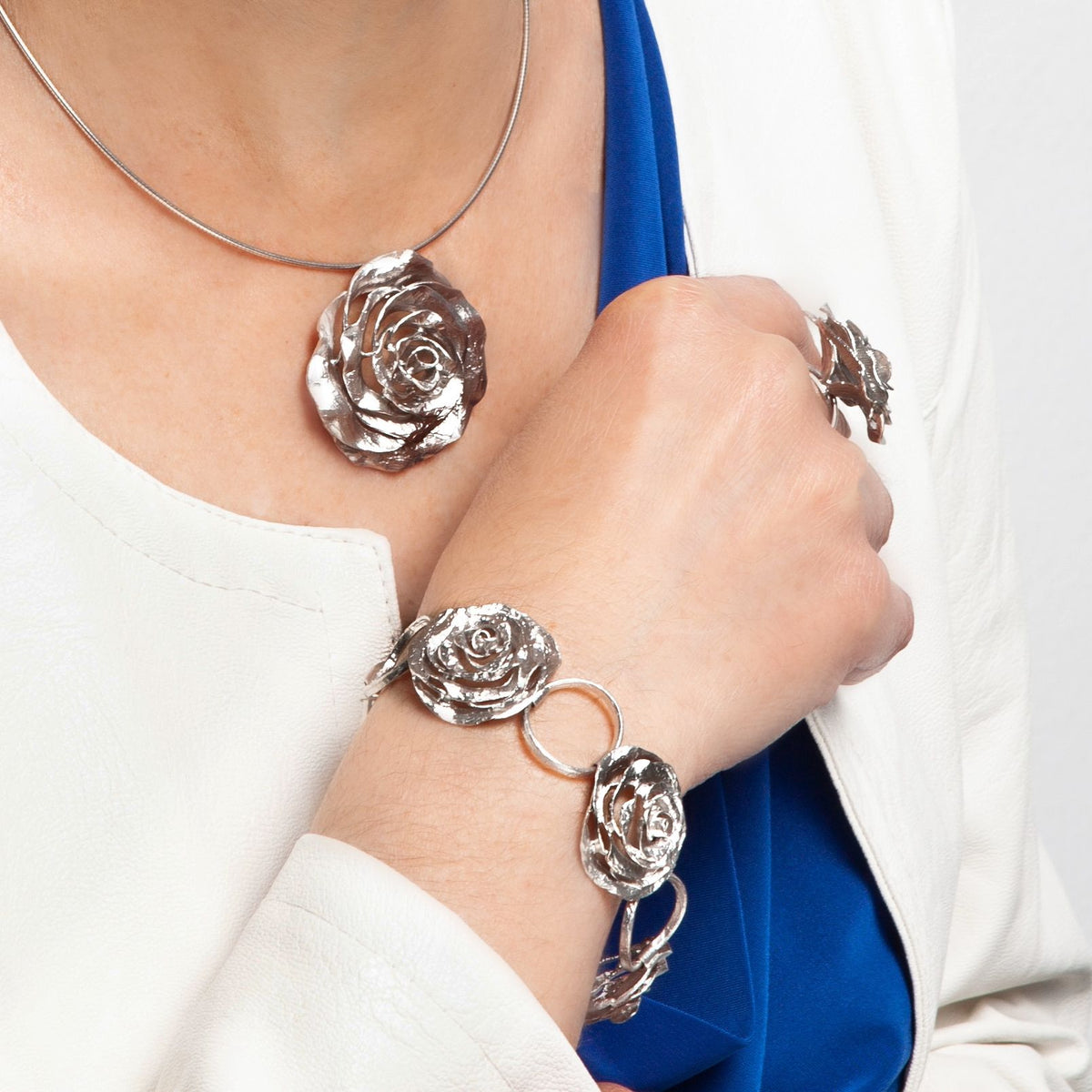 LARGE SILVER ROSES BRACELET