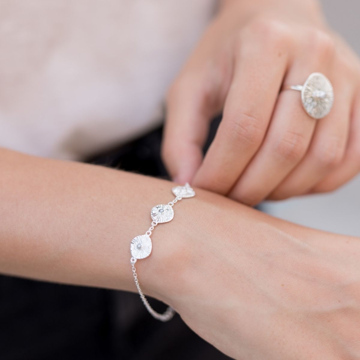 PULSERA GOA TRES CIRCULOS Y PERLA