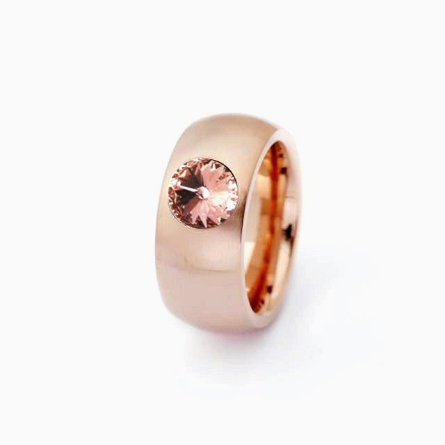 WIDE ROSE STEEL AND PEACH CRYSTAL RING